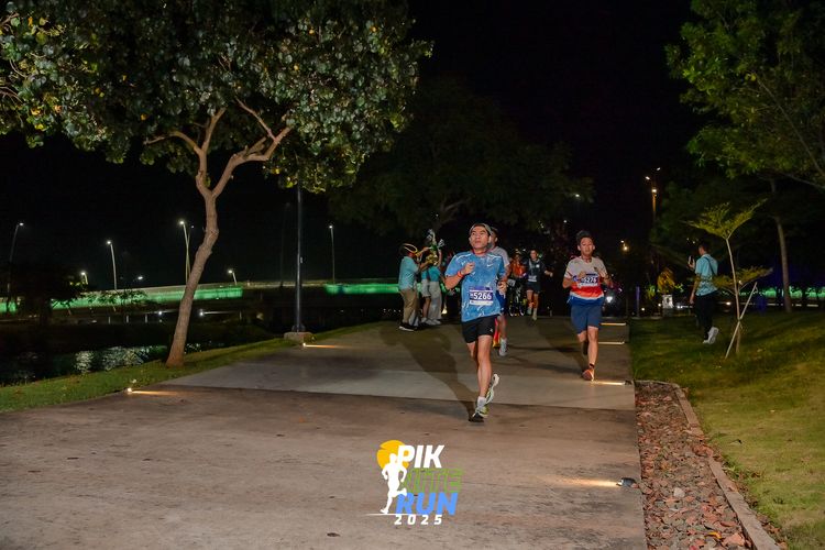 Race photo from PIK NITE RUN 2025