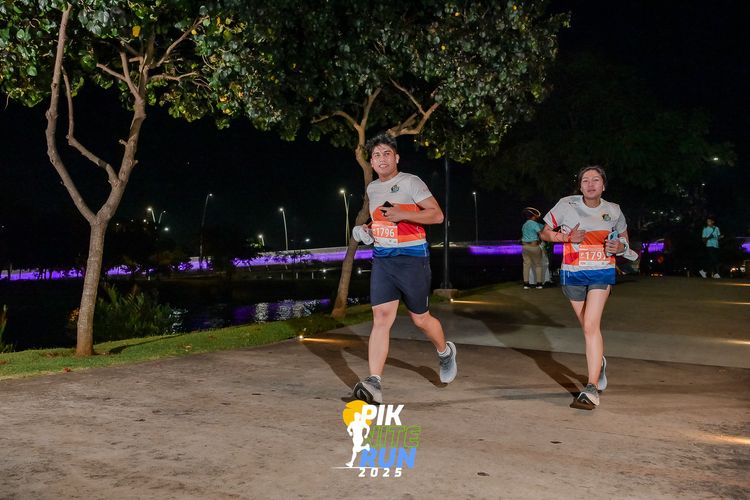 Race photo from PIK NITE RUN 2025