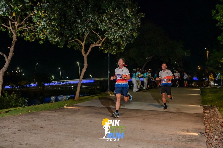 Race photo from PIK NITE RUN 2025