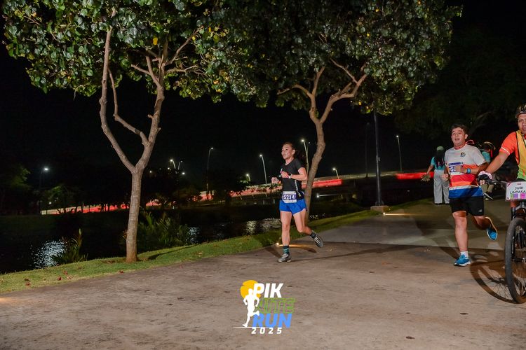 Race photo from PIK NITE RUN 2025