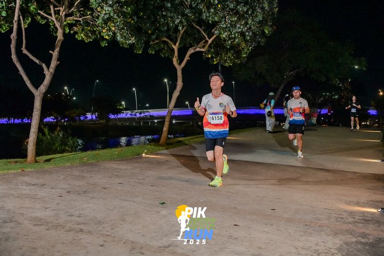 Race photo from PIK NITE RUN 2025
