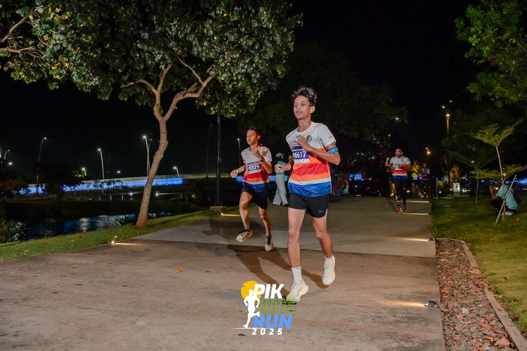 Race photo from PIK NITE RUN 2025