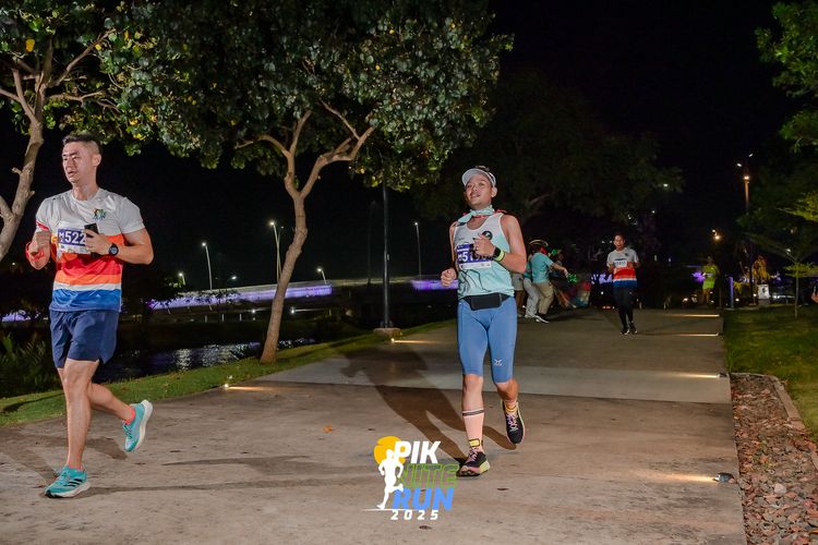 Race photo from PIK NITE RUN 2025