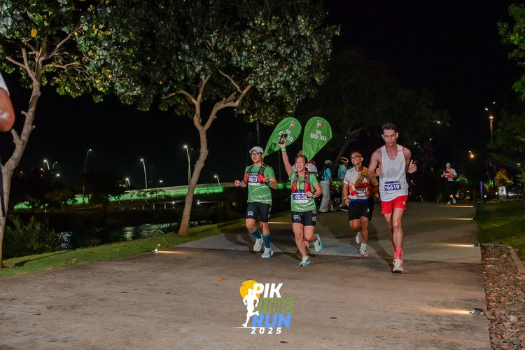 Race photo from PIK NITE RUN 2025
