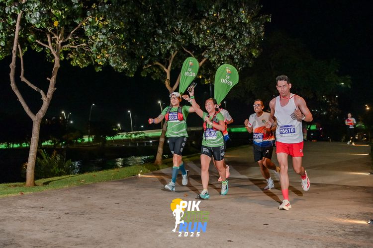 Race photo from PIK NITE RUN 2025
