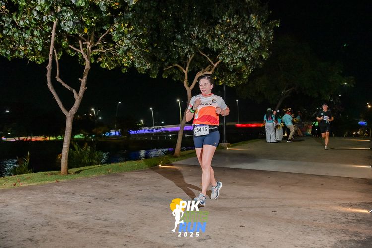 Race photo from PIK NITE RUN 2025