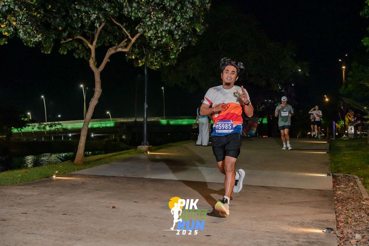Race photo from PIK NITE RUN 2025