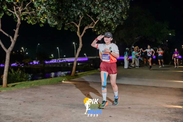 Race photo from PIK NITE RUN 2025