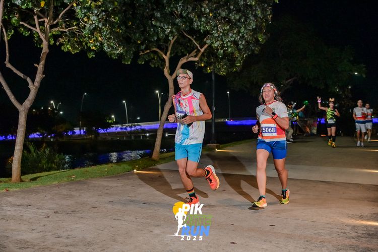 Race photo from PIK NITE RUN 2025