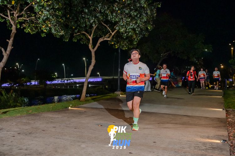 Race photo from PIK NITE RUN 2025
