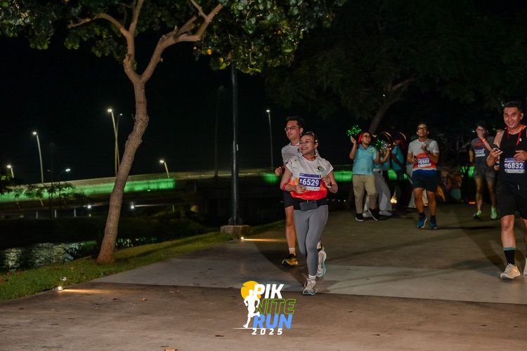 Race photo from PIK NITE RUN 2025