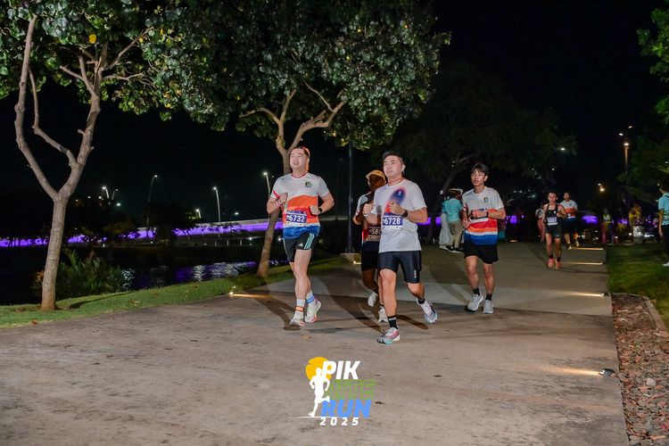 Race photo from PIK NITE RUN 2025