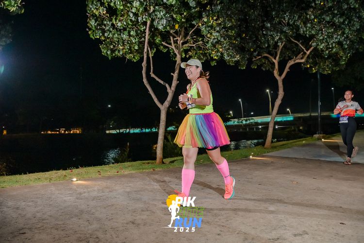 Race photo from PIK NITE RUN 2025