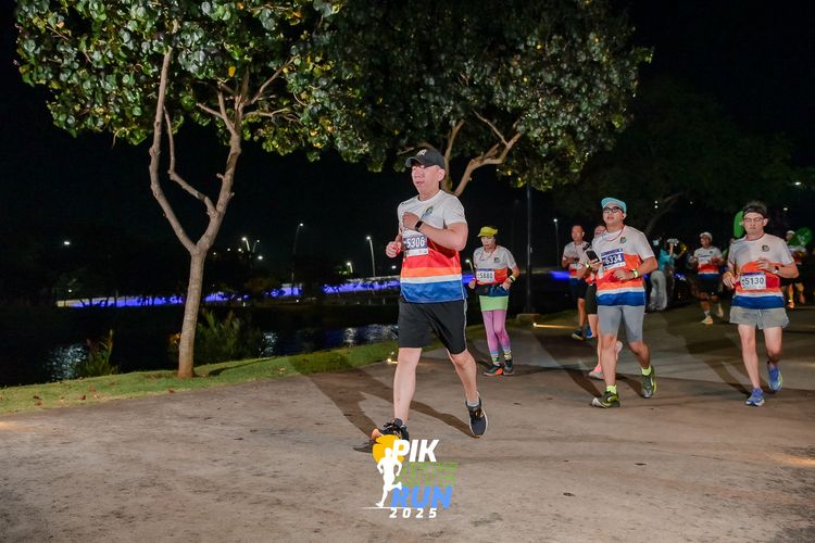 Race photo from PIK NITE RUN 2025
