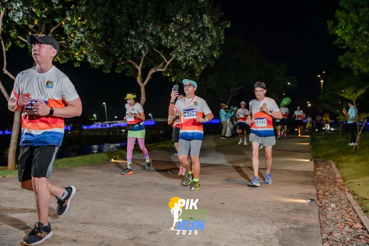 Race photo from PIK NITE RUN 2025