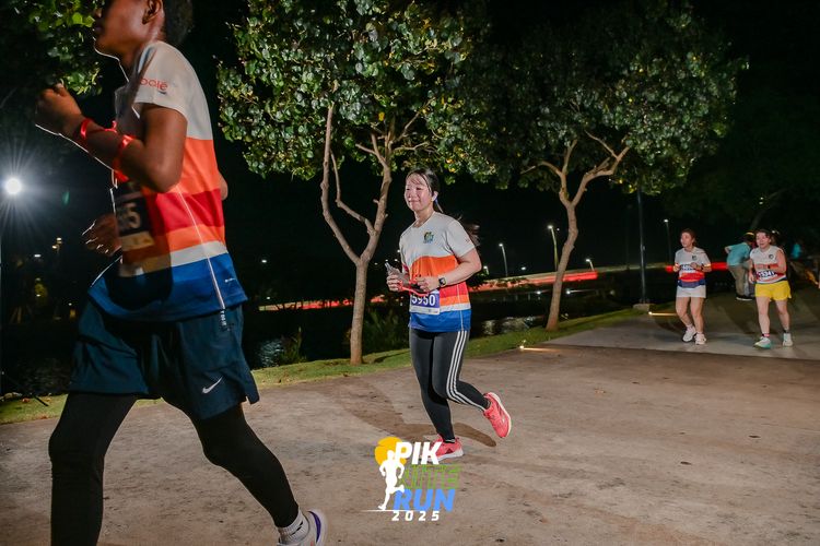 Race photo from PIK NITE RUN 2025