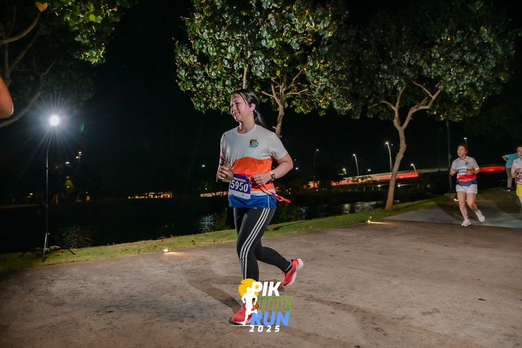 Race photo from PIK NITE RUN 2025