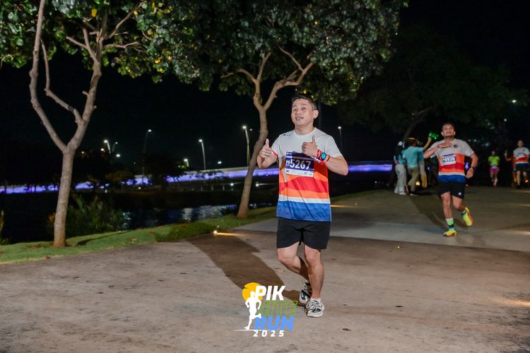 Race photo from PIK NITE RUN 2025