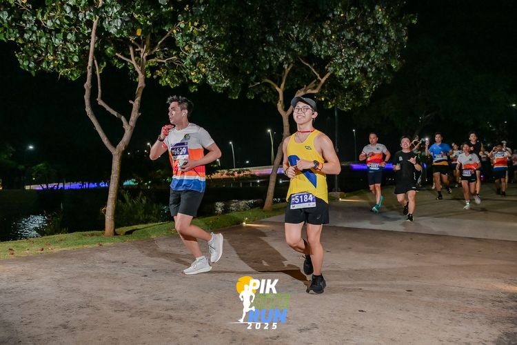 Race photo from PIK NITE RUN 2025