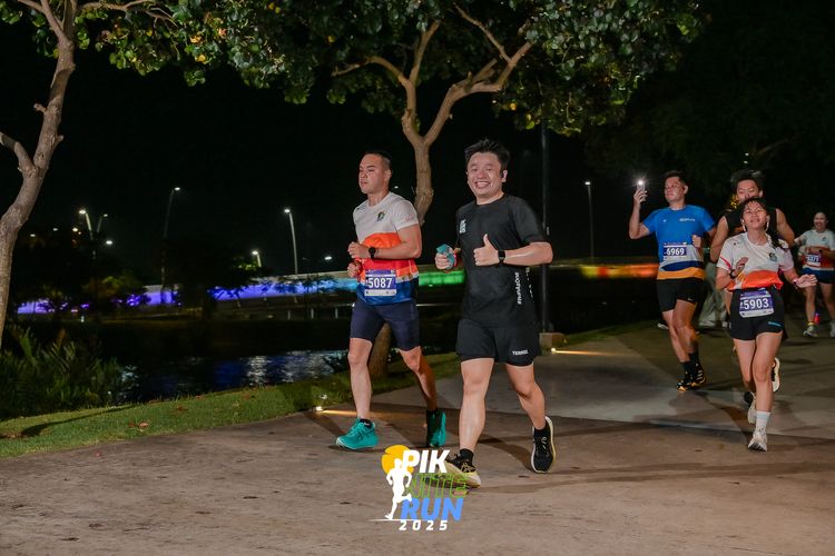 Race photo from PIK NITE RUN 2025