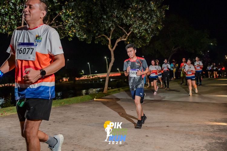 Race photo from PIK NITE RUN 2025