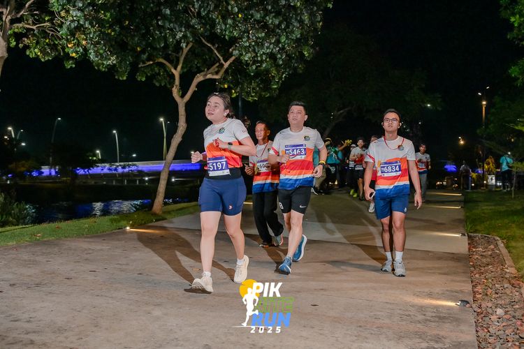 Race photo from PIK NITE RUN 2025
