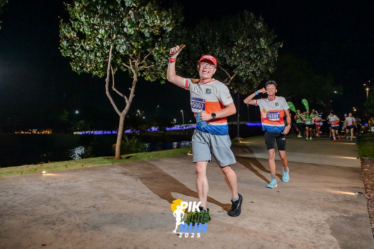 Race photo from PIK NITE RUN 2025