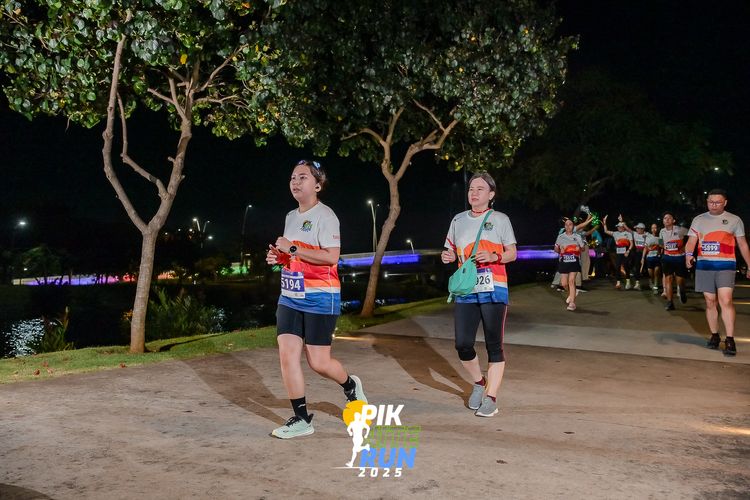 Race photo from PIK NITE RUN 2025