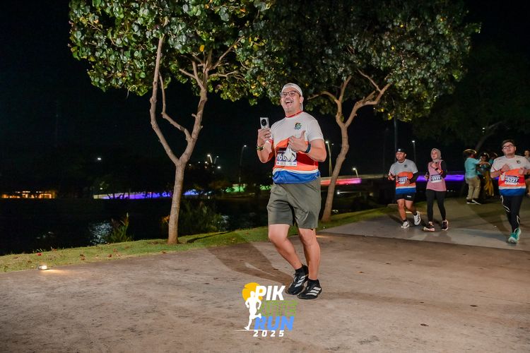 Race photo from PIK NITE RUN 2025