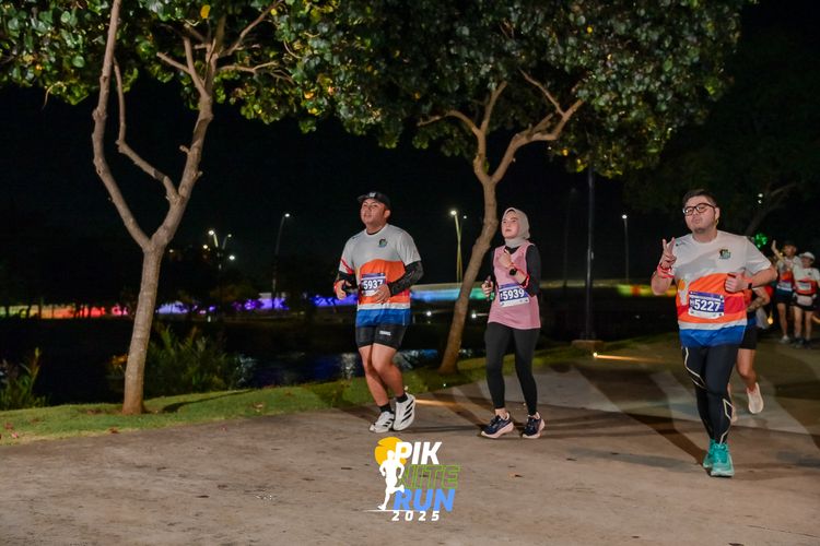 Race photo from PIK NITE RUN 2025