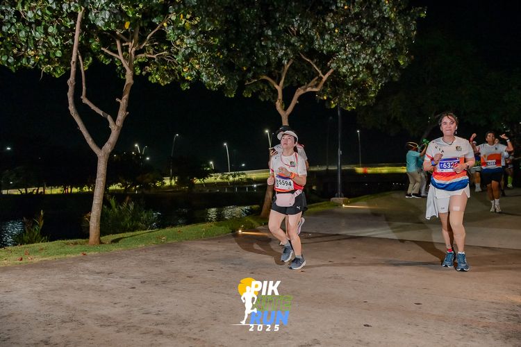 Race photo from PIK NITE RUN 2025