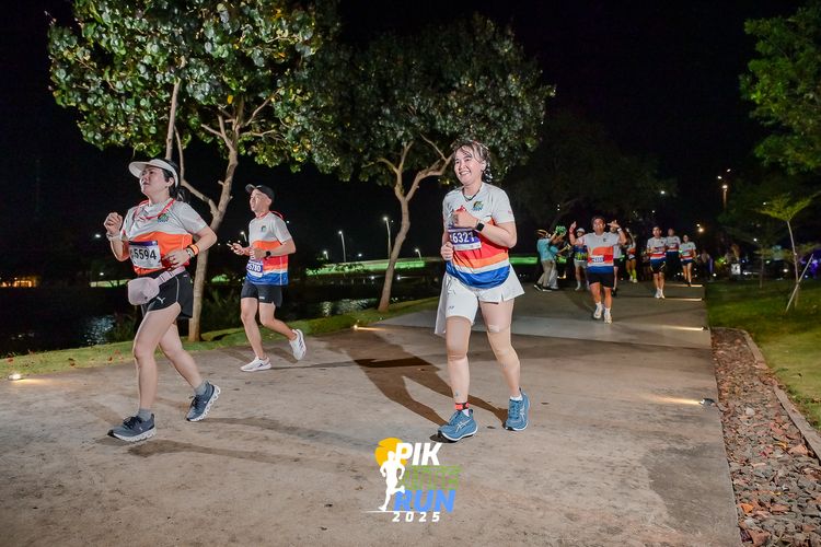 Race photo from PIK NITE RUN 2025