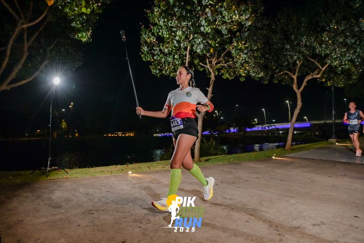 Race photo from PIK NITE RUN 2025