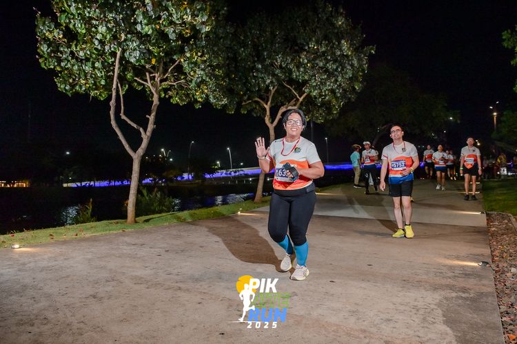 Race photo from PIK NITE RUN 2025