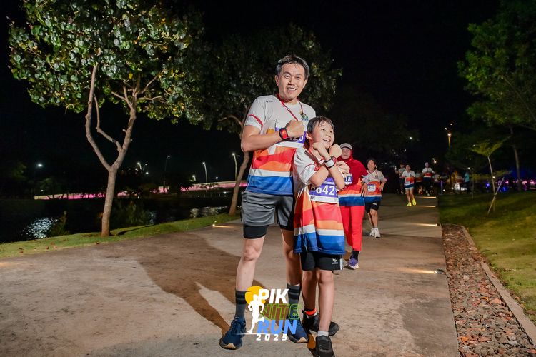 Race photo from PIK NITE RUN 2025