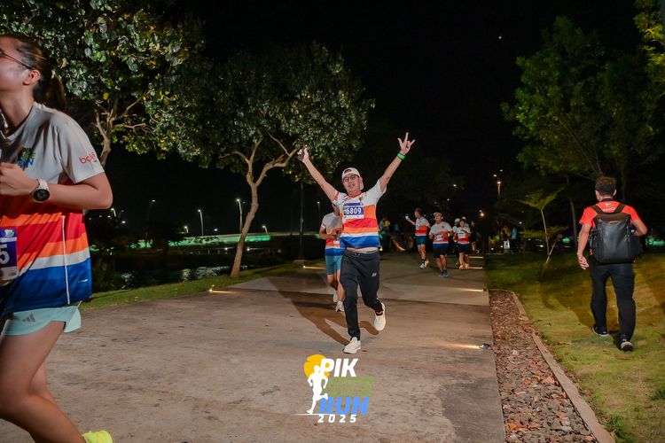 Race photo from PIK NITE RUN 2025