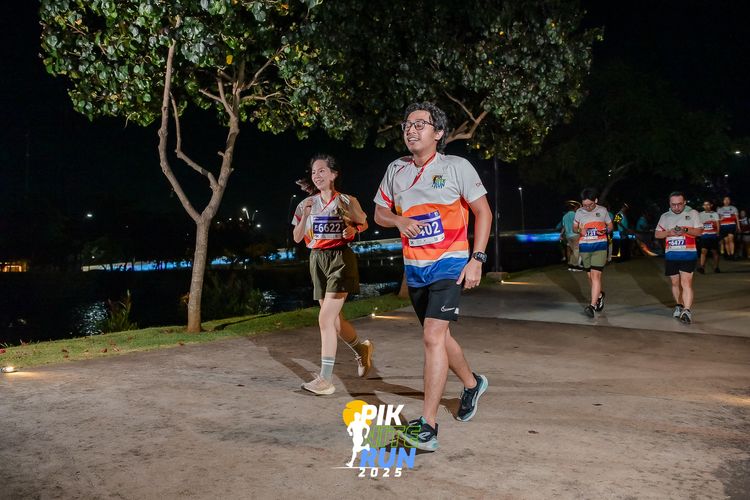Race photo from PIK NITE RUN 2025