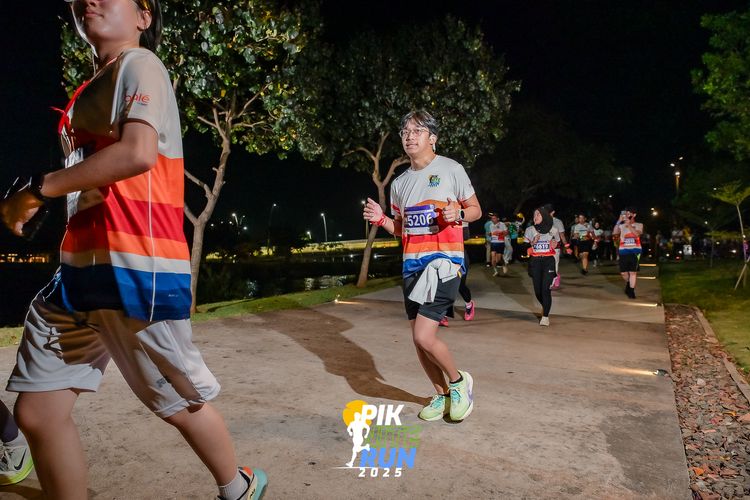 Race photo from PIK NITE RUN 2025