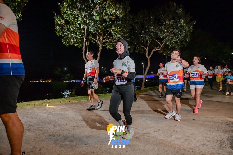 Race photo from PIK NITE RUN 2025