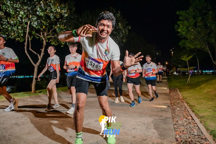 Race photo from PIK NITE RUN 2025