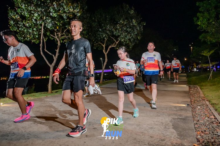 Race photo from PIK NITE RUN 2025