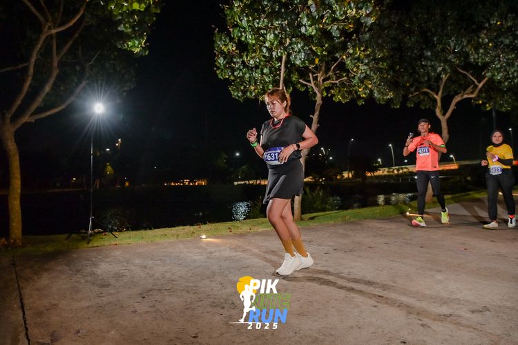 Race photo from PIK NITE RUN 2025
