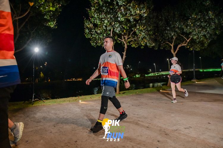 Race photo from PIK NITE RUN 2025