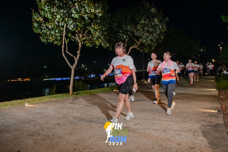 Race photo from PIK NITE RUN 2025