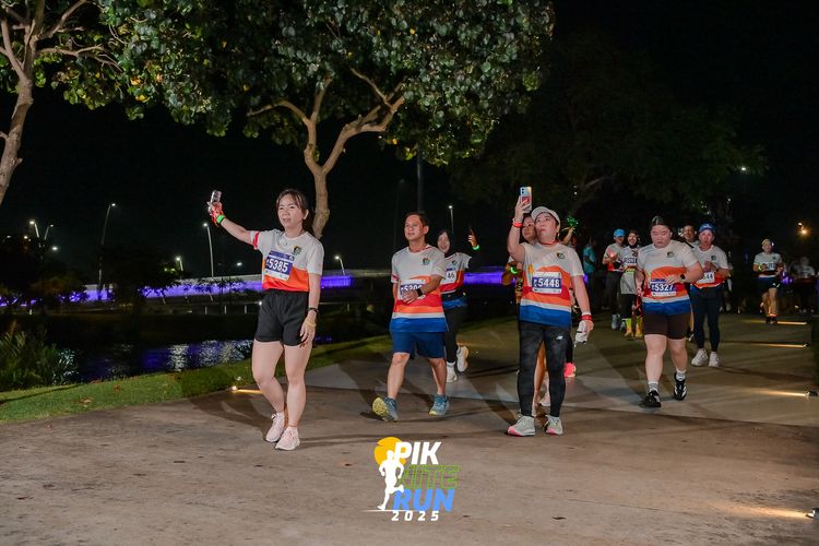 Race photo from PIK NITE RUN 2025