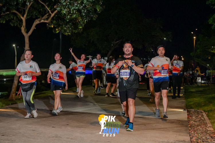 Race photo from PIK NITE RUN 2025