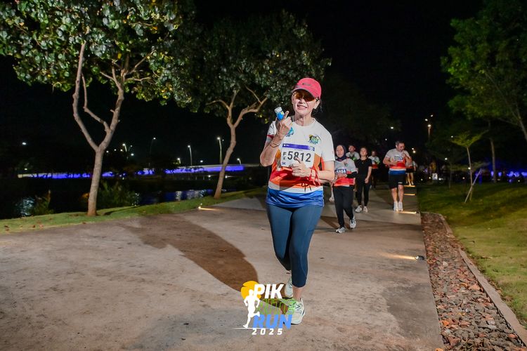 Race photo from PIK NITE RUN 2025