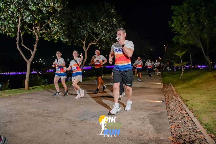 Race photo from PIK NITE RUN 2025
