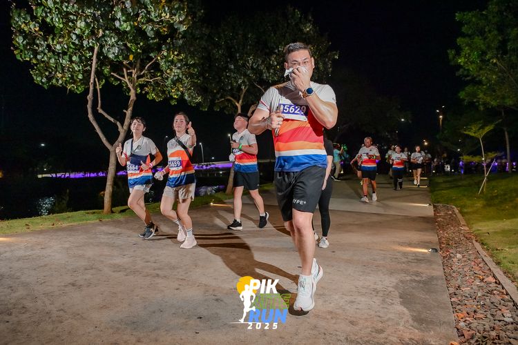 Race photo from PIK NITE RUN 2025