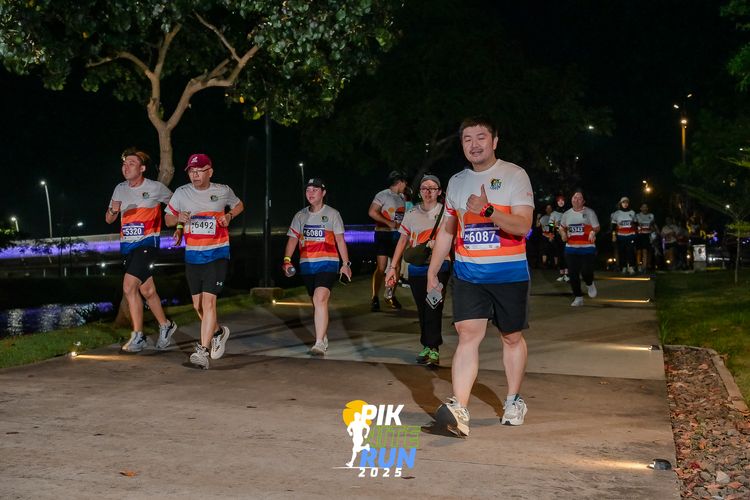 Race photo from PIK NITE RUN 2025